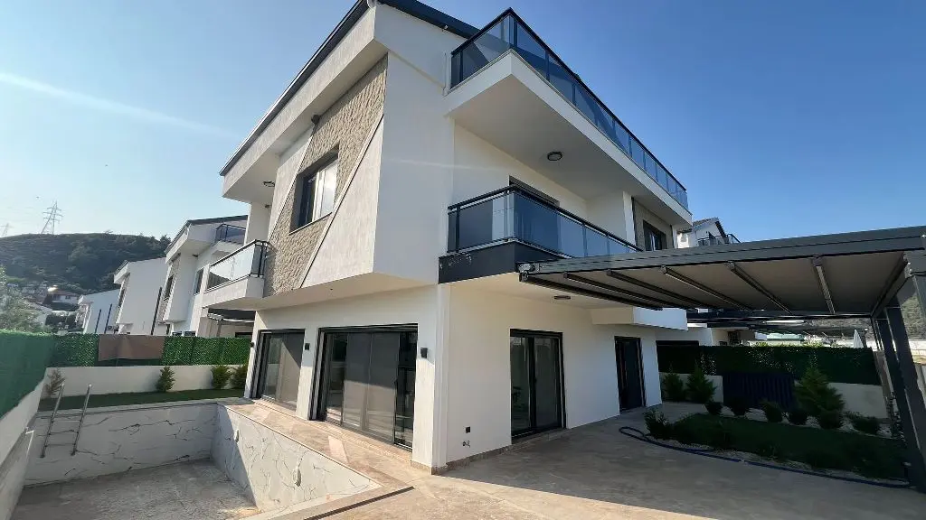 Villa in Karagedik